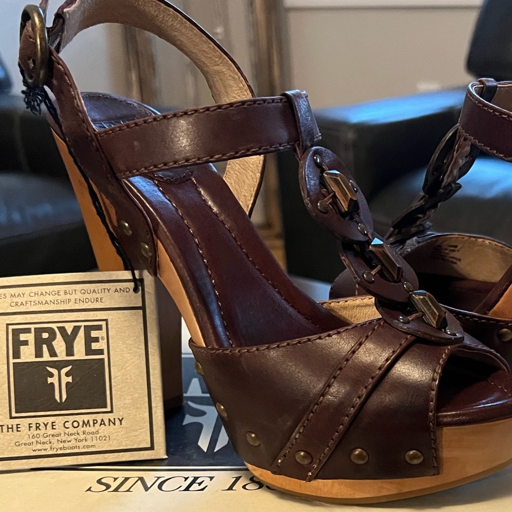 *NEW* Frye Leather Platform Heel Sandals 8.5
